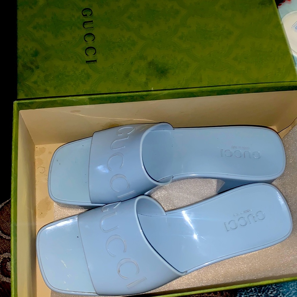 Gucci sandals size 9. Comes in actual box